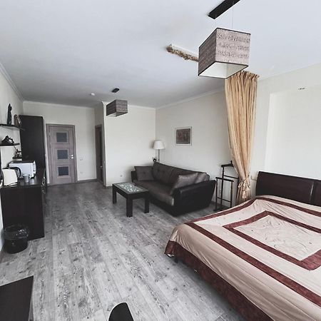 Vip House Hotel Astana Extérieur photo