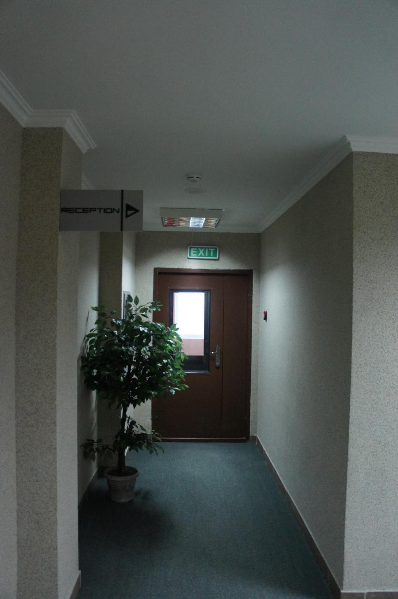 Vip House Hotel Astana Extérieur photo