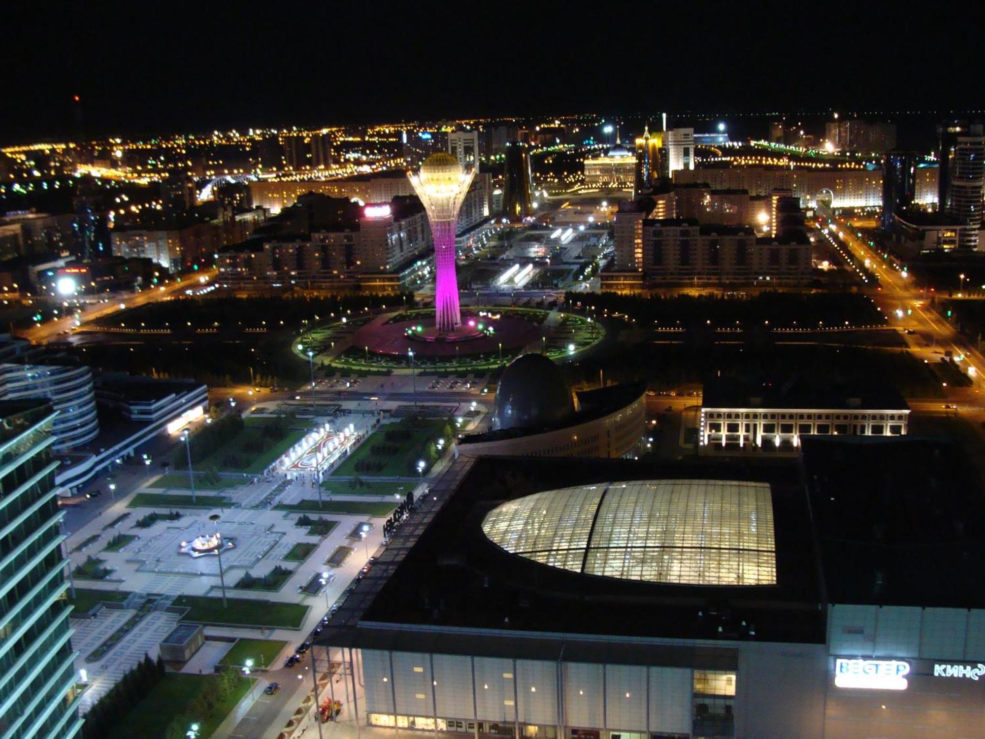Vip House Hotel Astana Extérieur photo