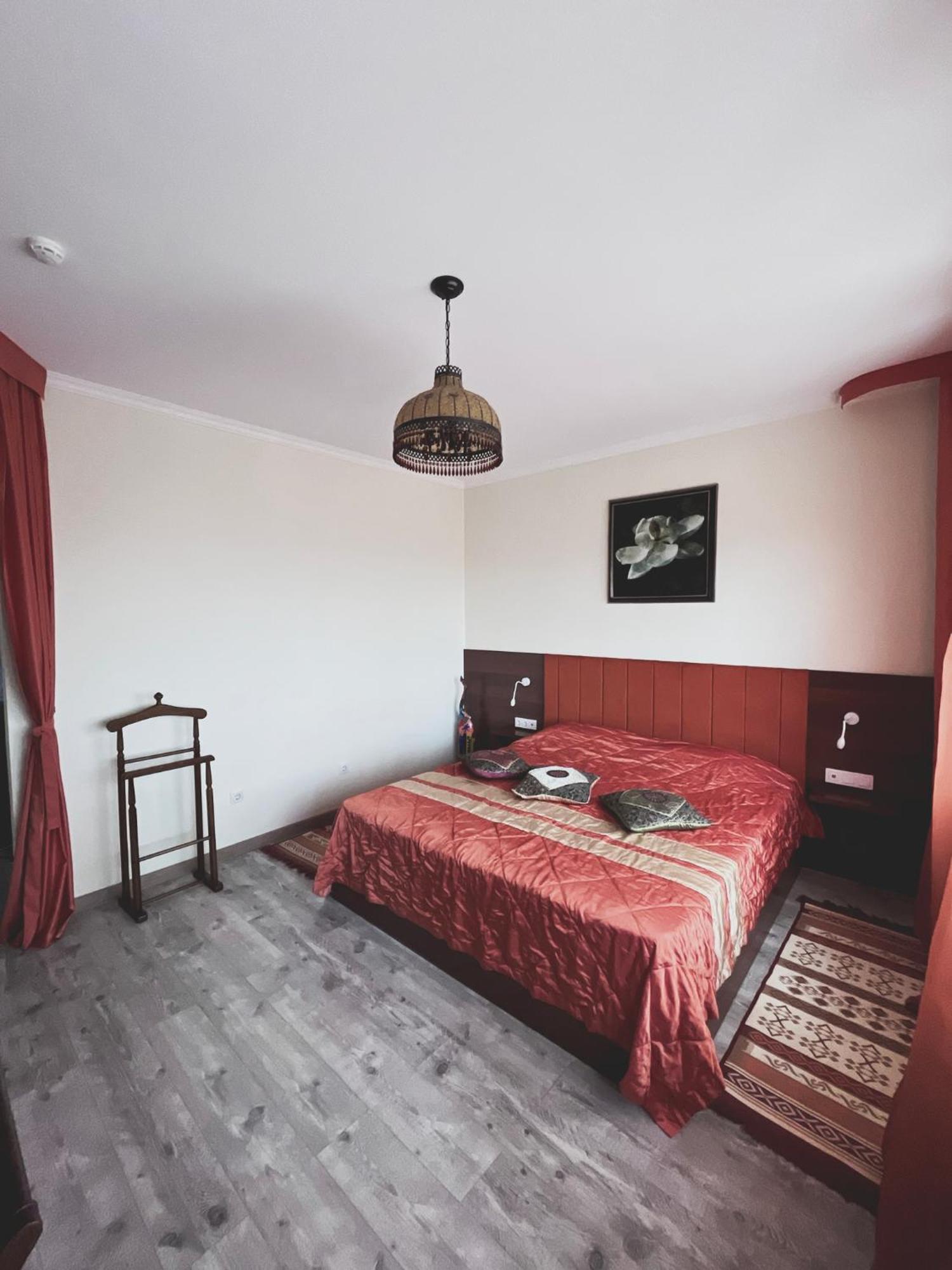 Vip House Hotel Astana Extérieur photo