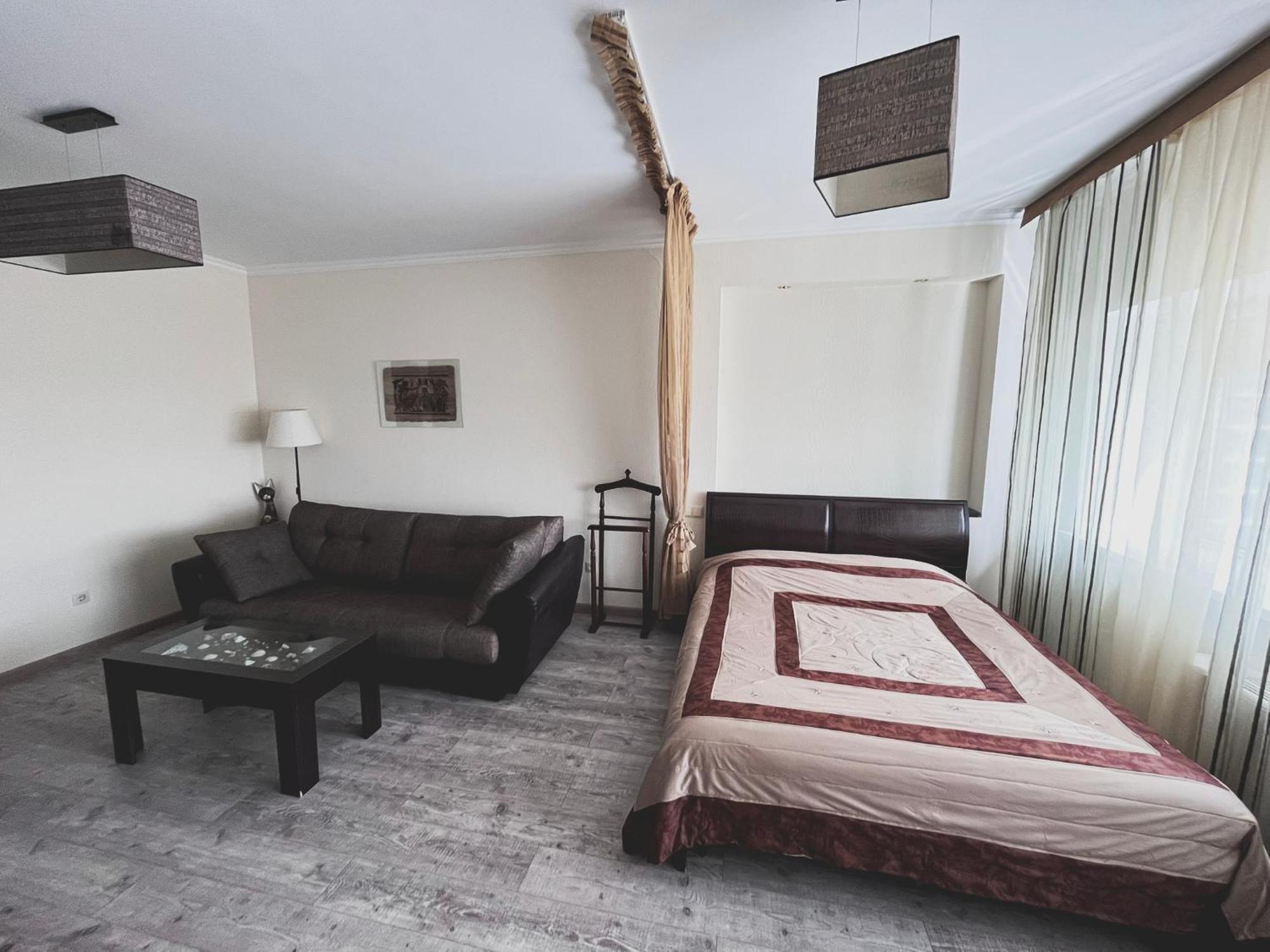 Vip House Hotel Astana Extérieur photo