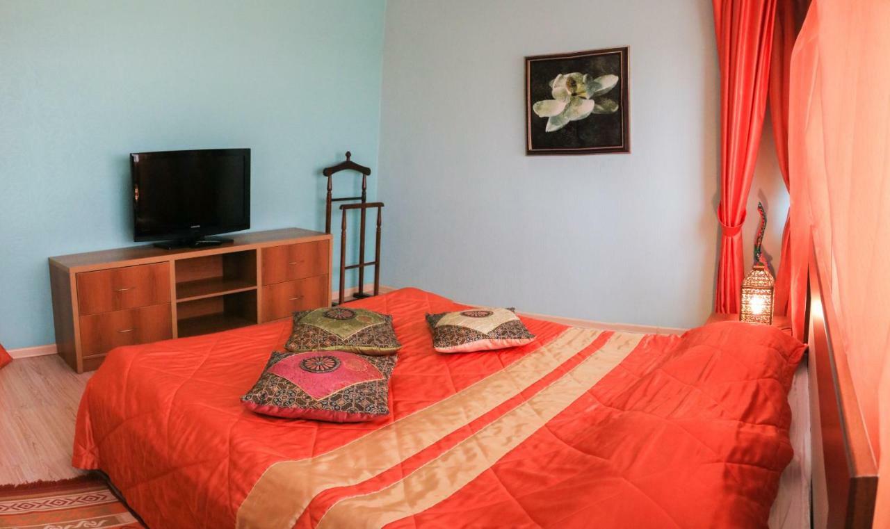 Vip House Hotel Astana Extérieur photo
