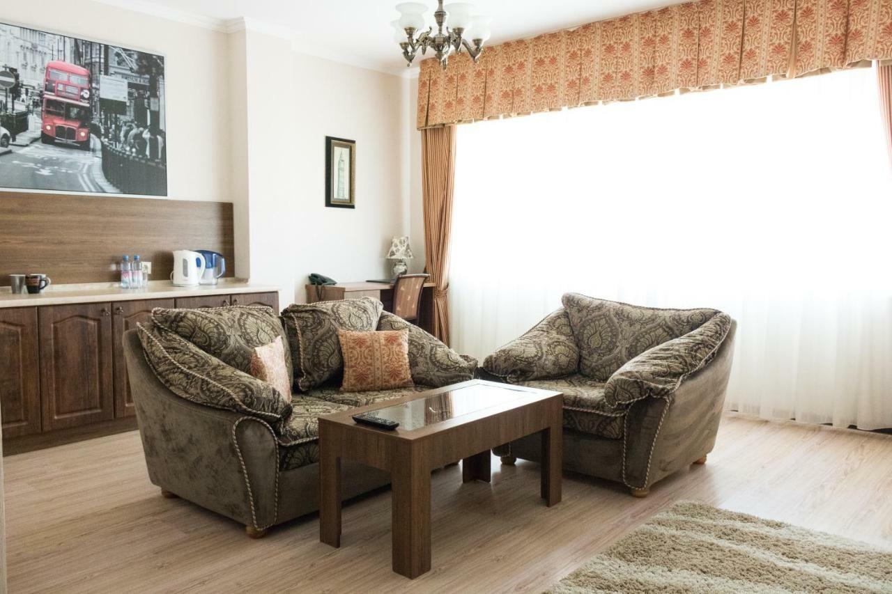 Vip House Hotel Astana Extérieur photo